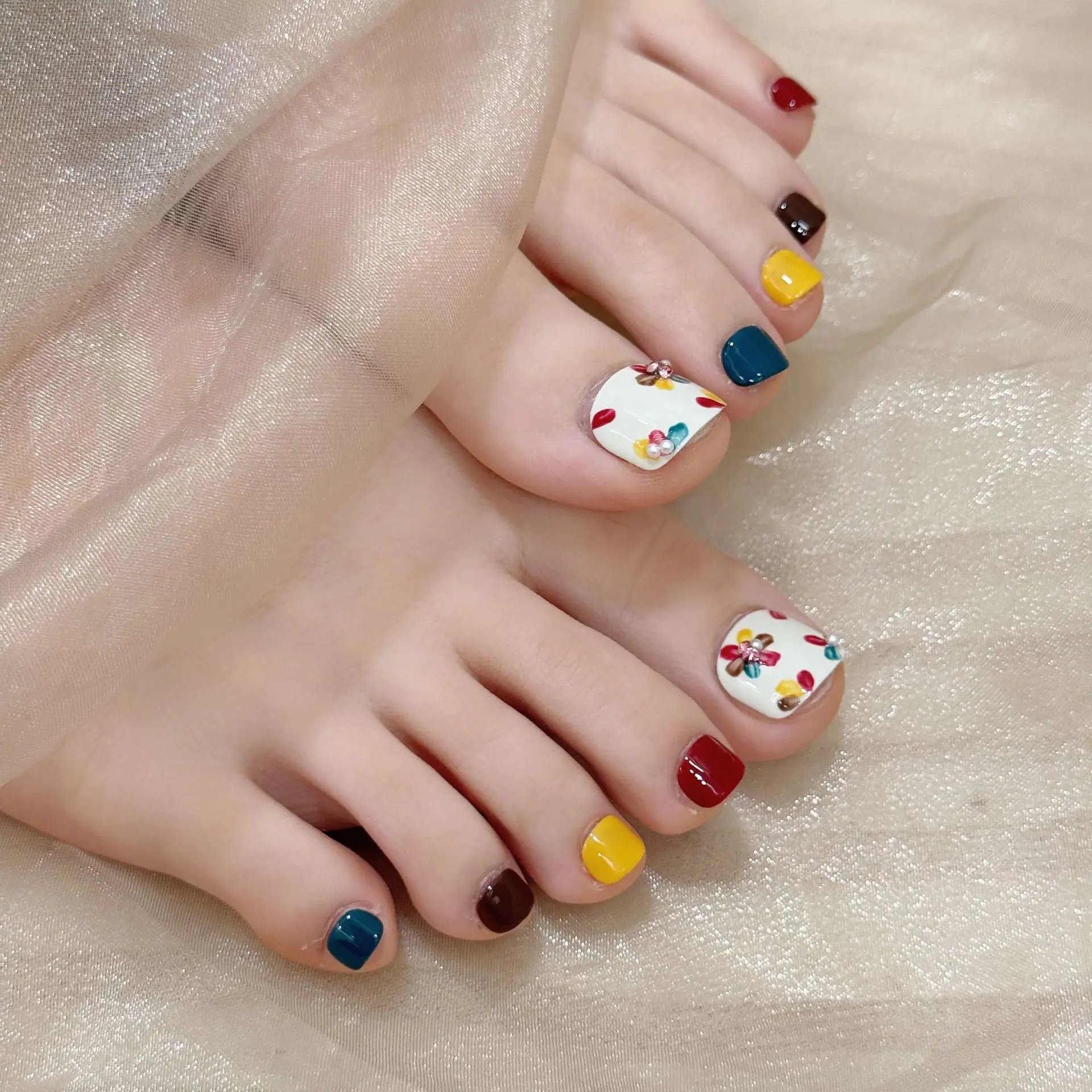 12 قطعة الصحافة اليدوية على أظافر الزهور الملونة لامعة الترتر تصميم أظافر وهمية يمكن ارتداؤها الصيف أورورا أظافر صناعية