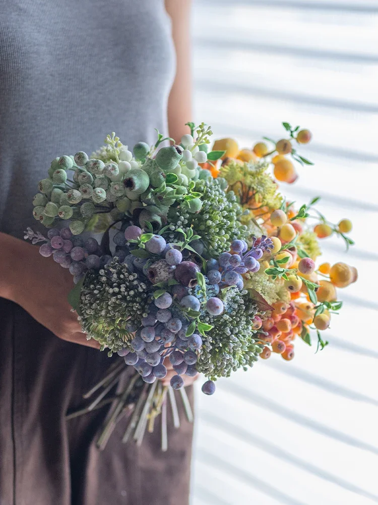 Simulated high-end blueberry berry fake flower decoration, high-end living room realistic bionic dried flower bouquet