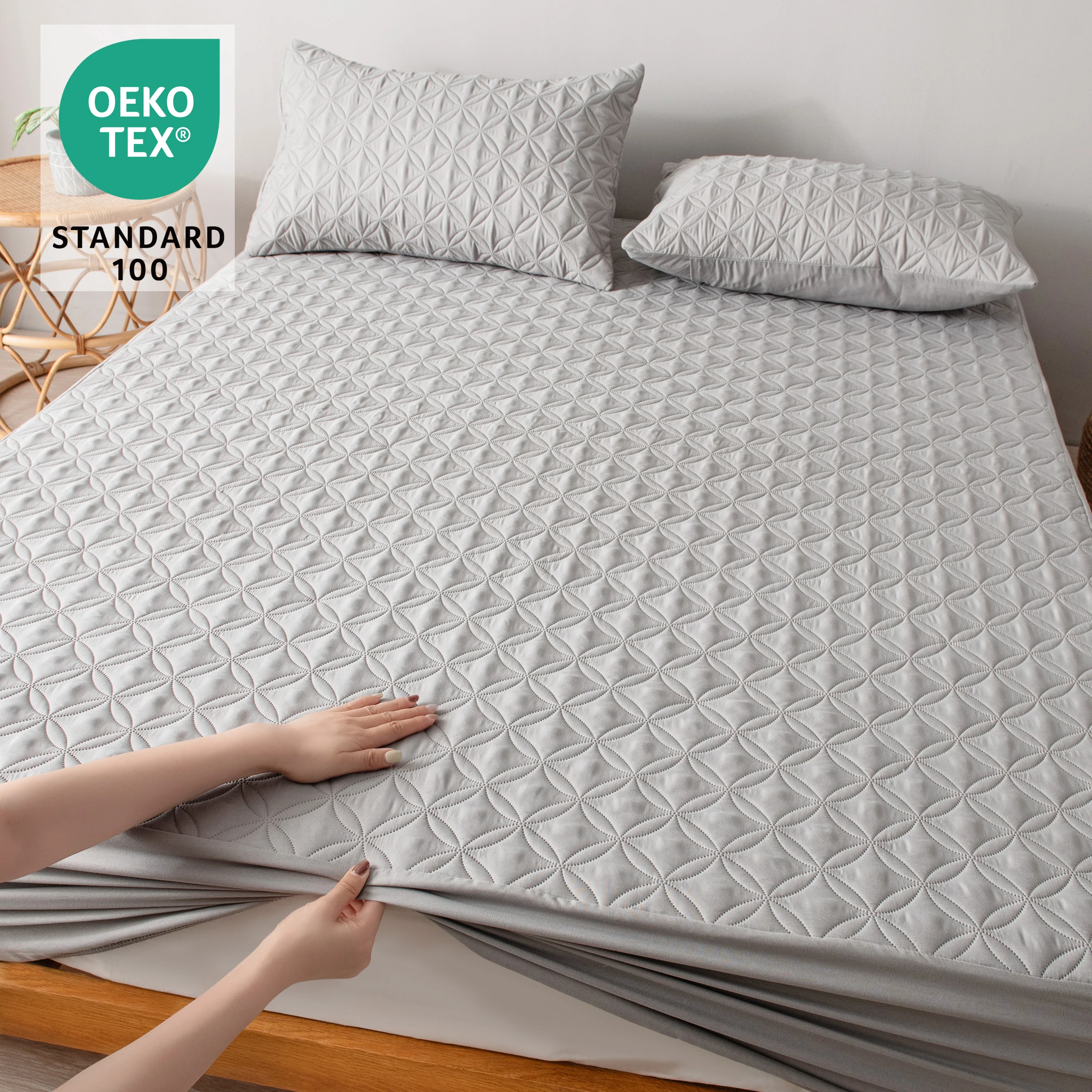 Quilted Waterproof Mattress Protector, Noiseless Breathable Mattress Pad Cover with Deep Pocket 35.56cm