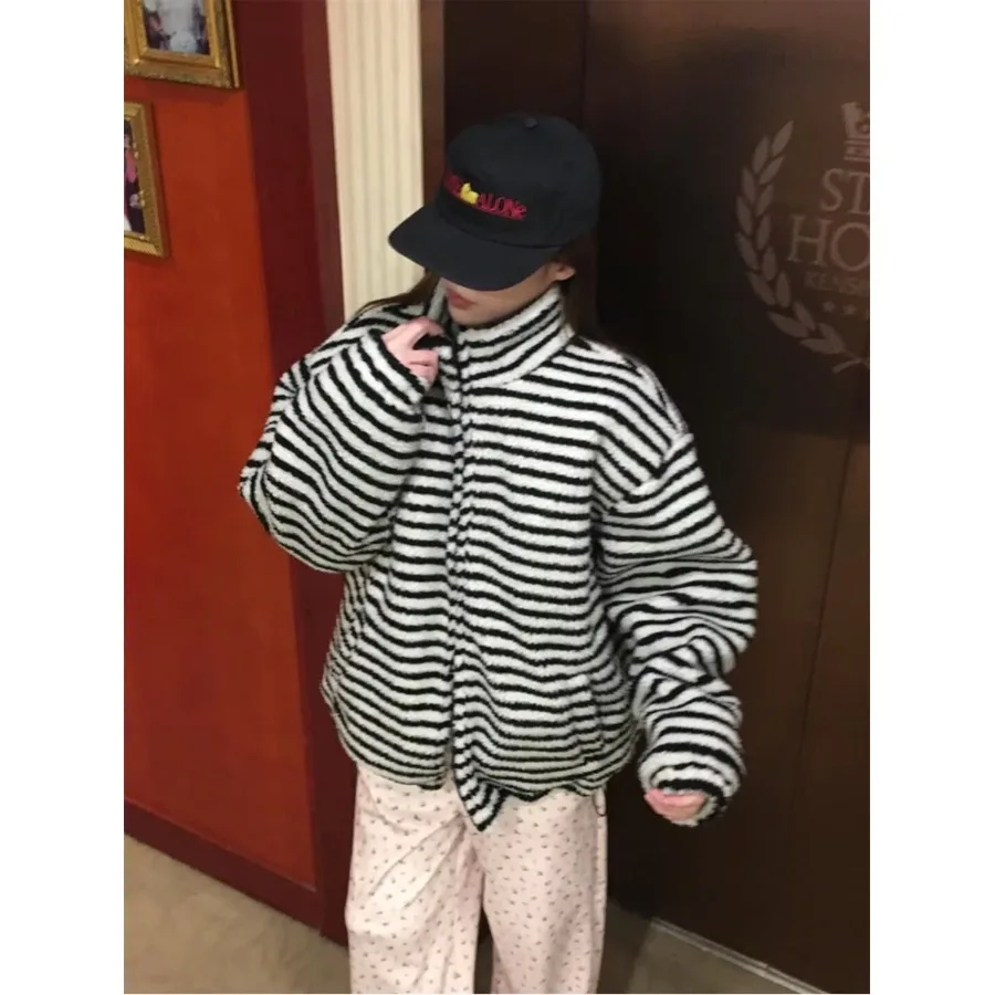 

Женская утепленная хлопковая куртка в полоску с флисом, в стиле ретро, простая, свободная, теплая, с отделкой из овечьей шерсти, зимняя верхняя одежда.