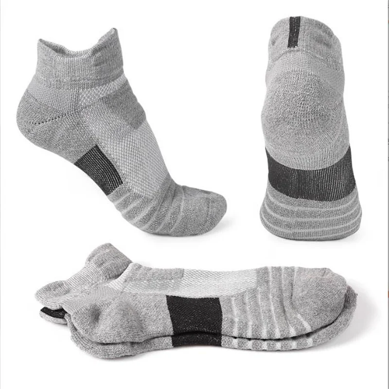 1/3 Pairs المضادة للانزلاق جوارب لكرة القدم الرجال القطن جورب قصير طويل أنبوب كرة القدم كرة السلة جوارب رياضية تنفس مزيل العرق الرجال جورب