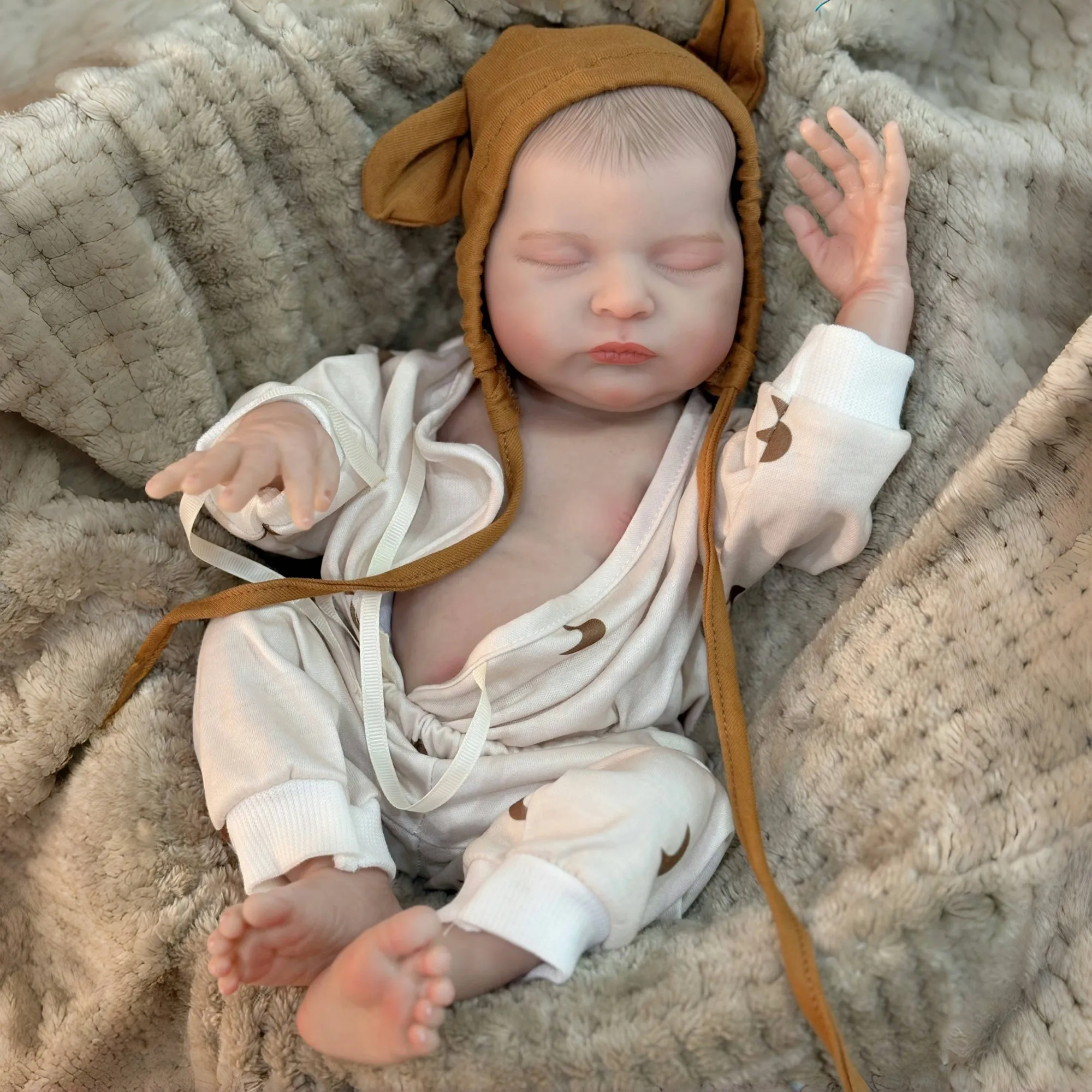 Schattig meisje Laura Bebê herboren poppen 19 inch handgemaakte geschilderde herboren babypop voor kinderen om Yeniden Geboren