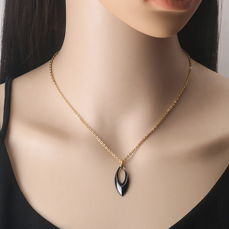 Stainless steel zirconia teardrop-shaped space ceramic pendant necklace with adjustable collarbone chain