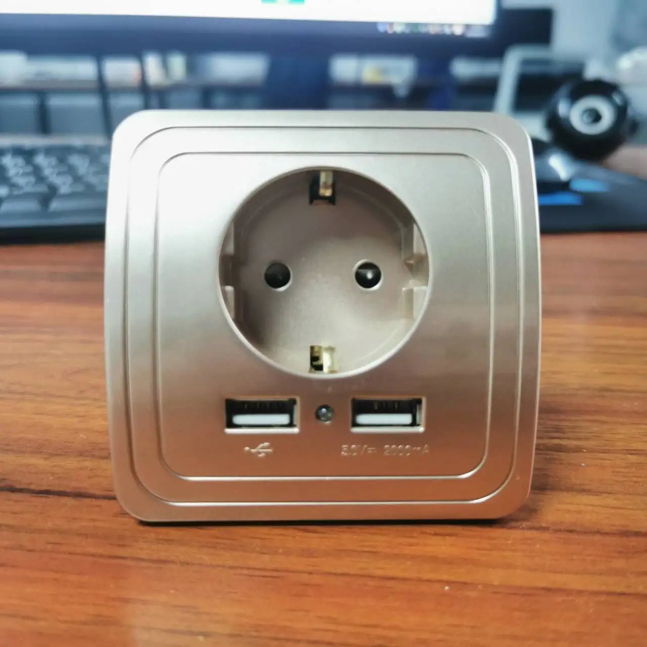 1 Pcs 16A MAX 250V 3600W Conversion Socket Wall Socket European Socket Power Supplies AC / DC Adapters Conversion Socket