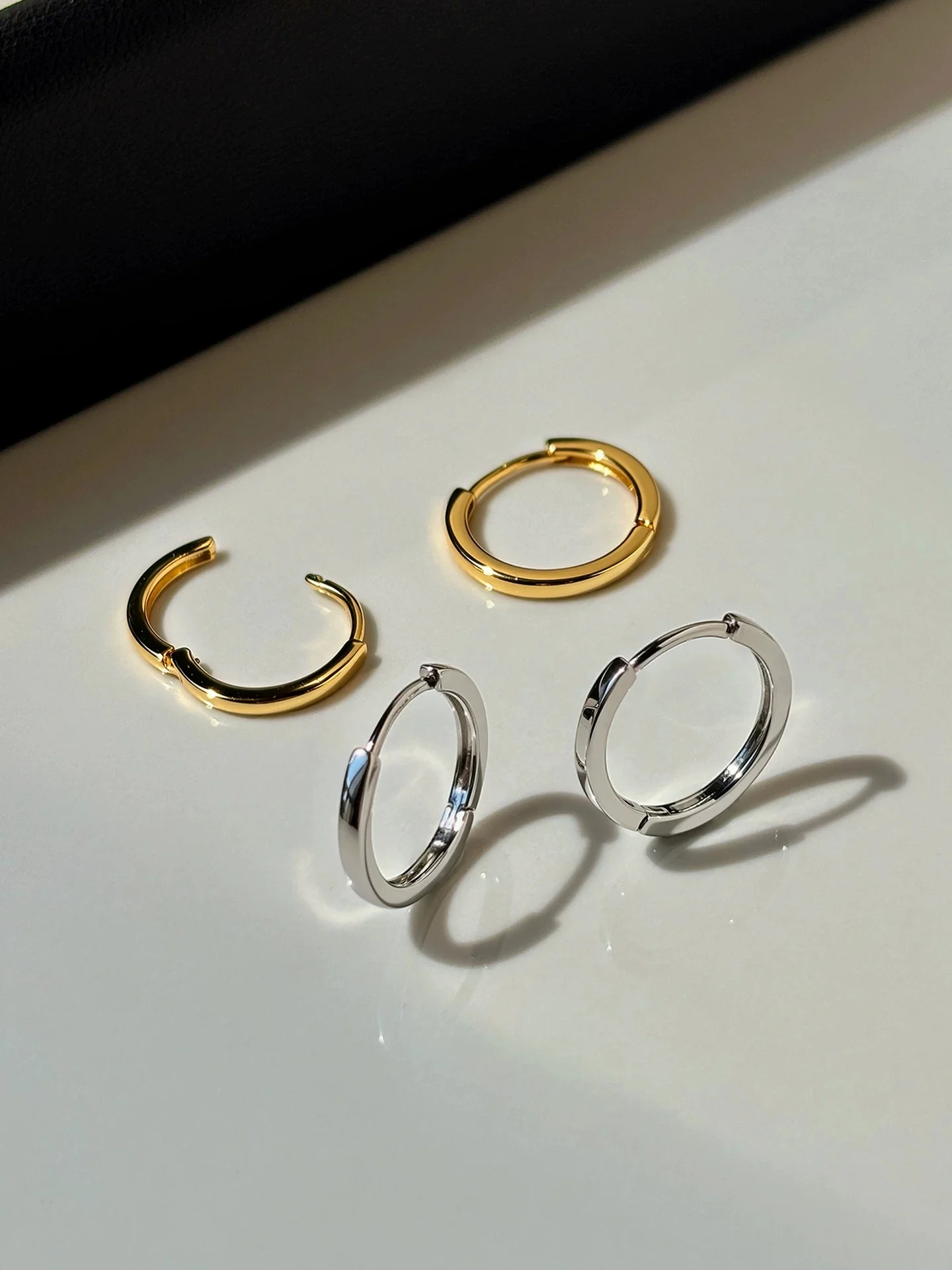 Minimalist Plain Circle Hoop Earrings for Women Simple Small Huggie Ear Buckles Comfortable Sleepable Ear Studs for Ear Healing