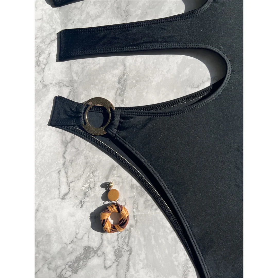 S - XL Sexy, asymmetrisch geschnittener, einseitiger Badeanzug für Damen, einteiliger Badeanzug, Badeanzug mit hohem Beinausschnitt, Badebekleidung, Modell V6444. – Detail 6