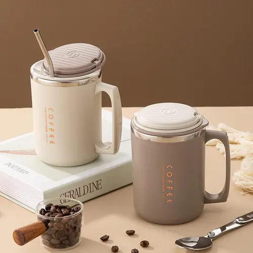 WORTHBUY 304 스테인레스 스틸 커피 머그잔, 뚜껑 및 스푼 및 빨대, 학생 성인 사무실 마시는 컵, 절연 커피 컵, 480ml