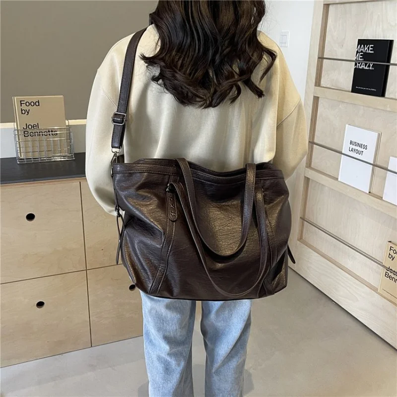 

Stylish And Elegant Women's Leather Crossbody Bag Handbag Shoulder Purse By Famous Designer Brand Item