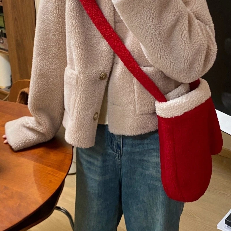 

Retro Plush Fur Shoulder Bag Red Christmas Gift Diagonal Crossbody Bag for Women Girls Christmas Decor Purse