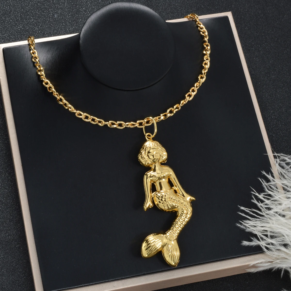 Fashionable Mermaid Women\'s Pendant Necklace With Hip-Hop Punk Style Suitable for Daily Wear Parties gGving Friends Jewelry Gift
