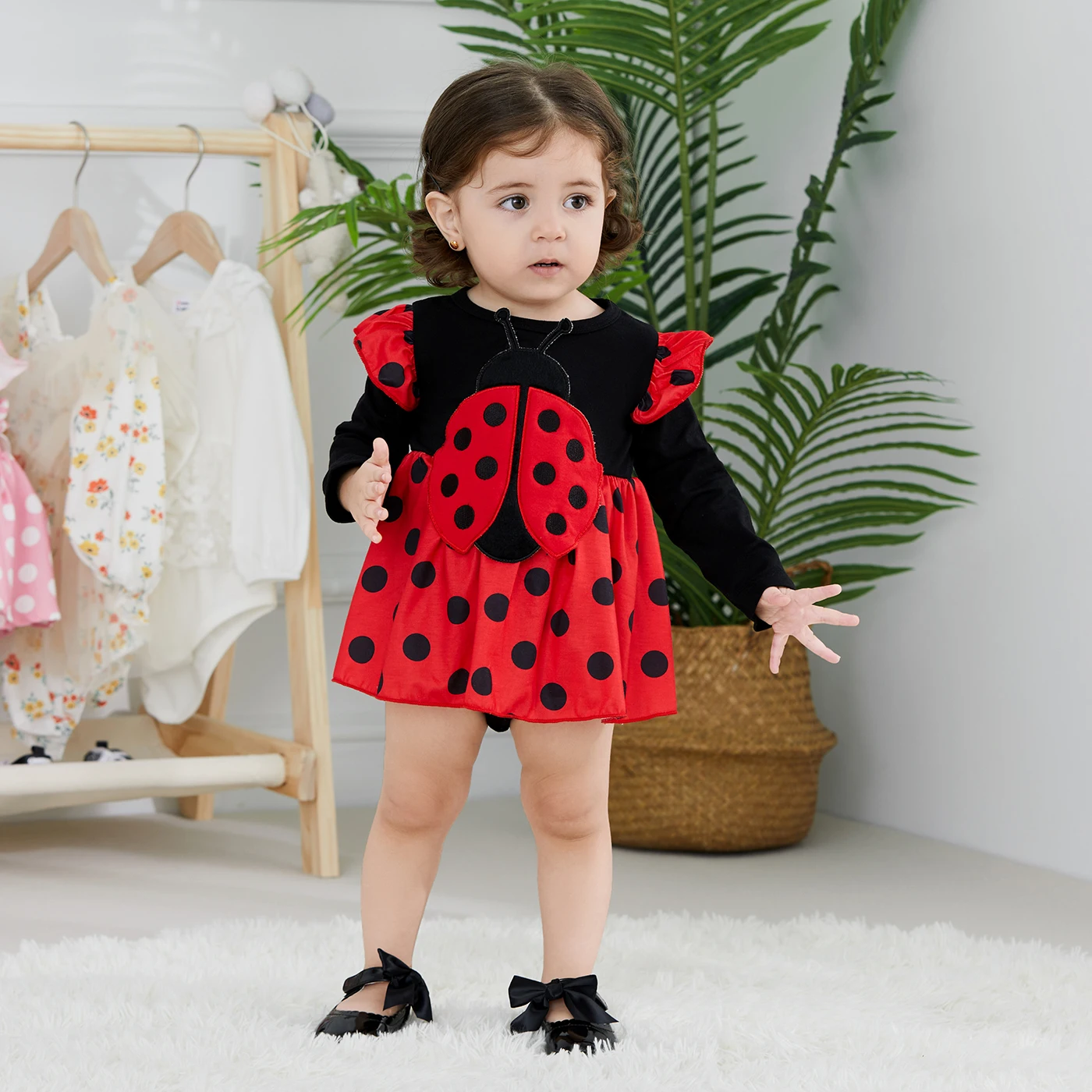 PatPat 2pcs Baby Girls Childlike Polka Dot Ladybug Romper Set