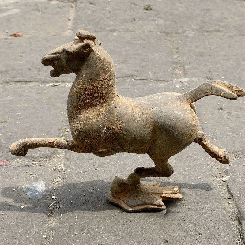 Ancient Flying Horse Statue Chinese Zodiac Horse Sculpture Auspicious Luck Beast Feng Shui Home Office Decorative Ornaments