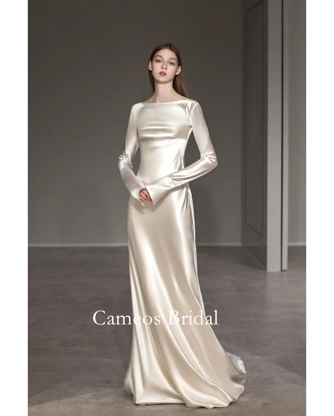 SONDR Mermaid Korea Long Sleeves Ivory Wedding Dress Customized Backless Boat Neck Bride Dress 웨딩드레스 Satin Wedding Gown Bridal