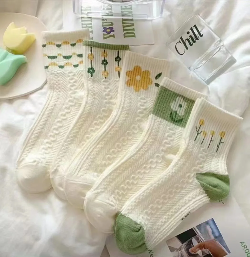 5 Pairs Women's Cute Smiling Mid Tube Print Socks Comfortable and Soft Round Neck Sports Socks Stockings 2026 New
