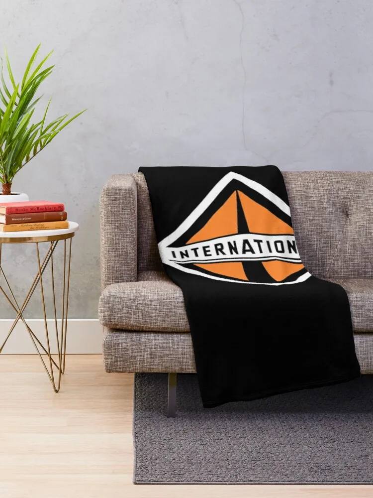 TRUCK-INTERNATIONAL LOGO Throw Blanket Retro Blankets