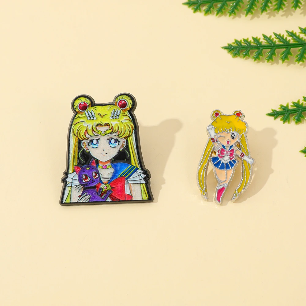 2 uds exquisito broche de personaje de dibujos animados Sailor Moon creatividad moda esmalte Pins insignia ropa joyería accesorios regalo