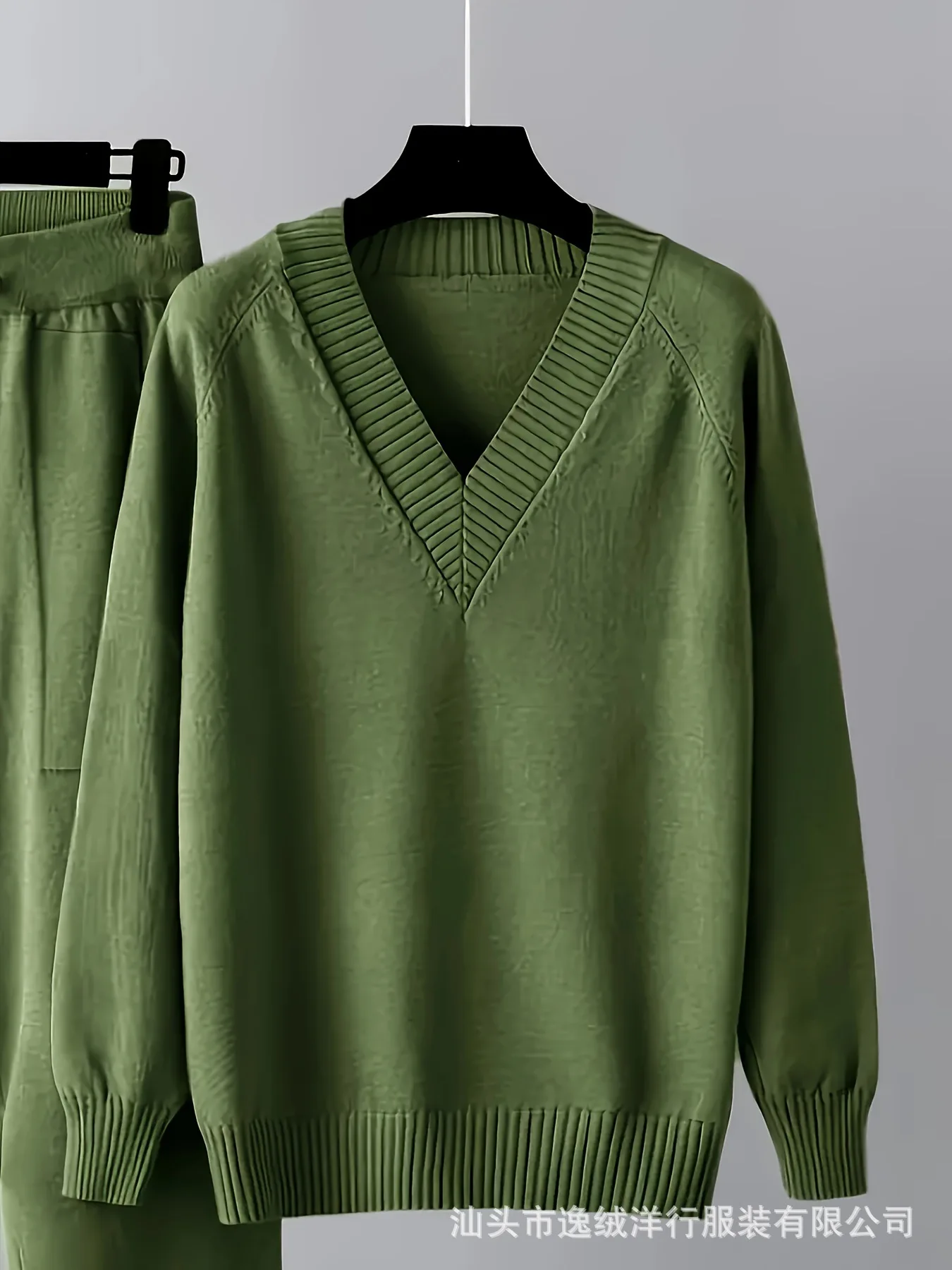 2026 Herbst Winter Damen V-Ausschnitt Strick-Zweiteiler Weicher Pullover Hochgeschnittene Strickhose Locker Modisch Täglich Streetwear – Detail 4