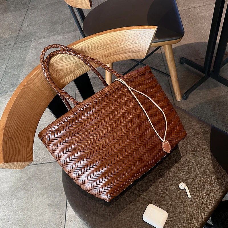 

2025 New Women's Tote Bag Woven Large Capaci Vegetable Basket Bag Single oulder Faionable Soft Handbag Pure Color Leisure