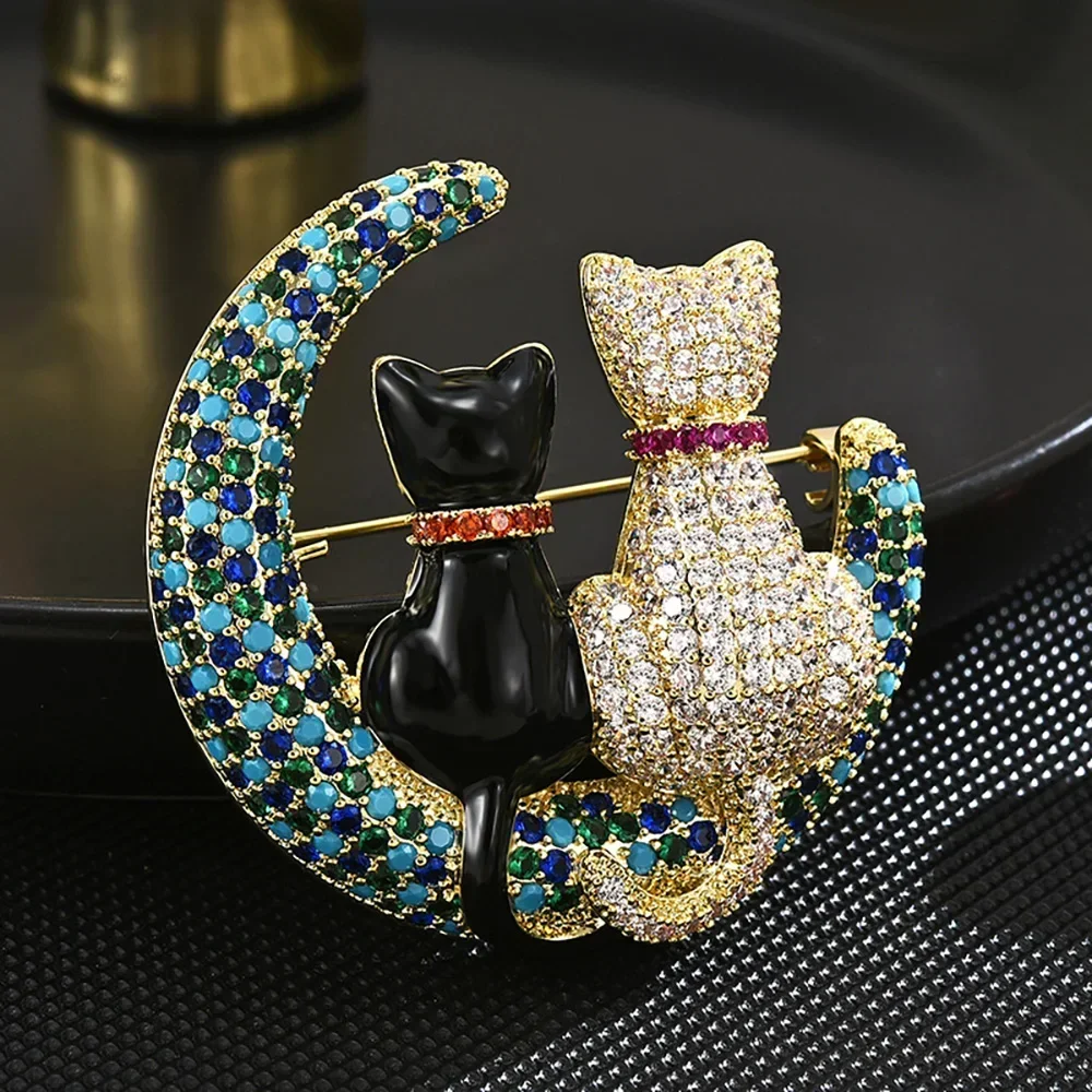 

Rhinestone Black Cat White Cat Brooch for Women Two Cat on The Moon Animal Enamel Pin Suit Accessories Corsage Lapel Pins Gifts