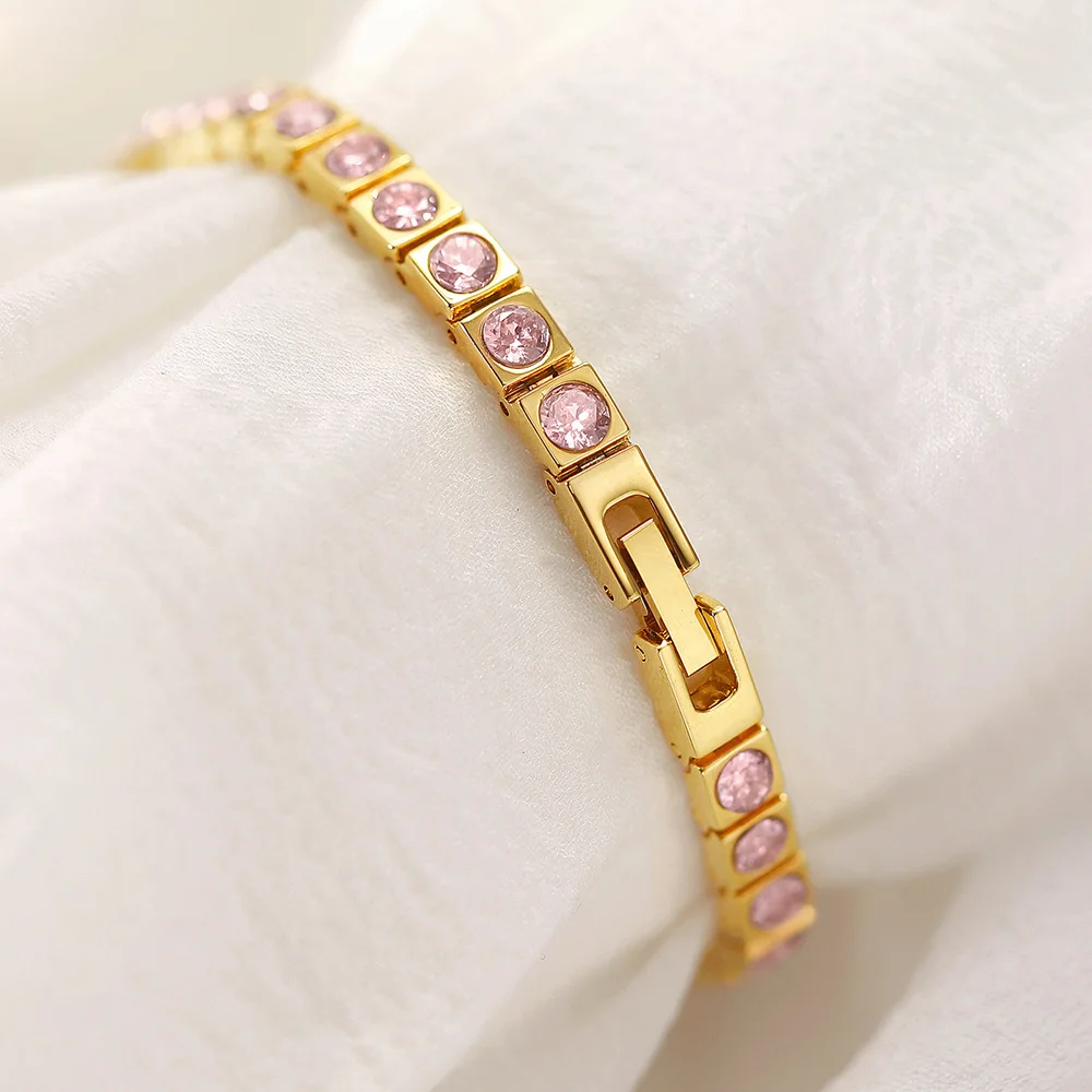 ساعة كوارتز عصرية فاخرة للنساء أنيقة ورائعة وسوار من حجر الراين الوردي للارتداء اليومي ساعات مربعة للنساء باللون الذهبي