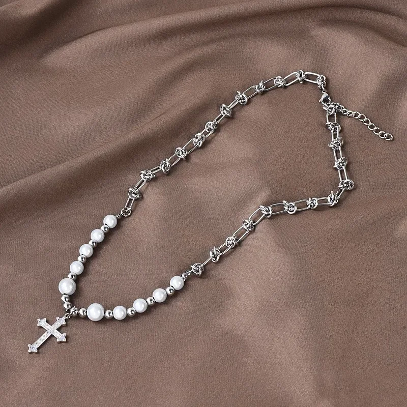 

Titanium steel cross-shaped men's and women's necklaces, elegant knitted chain, handcrafted chain, light luxury collarbone chain