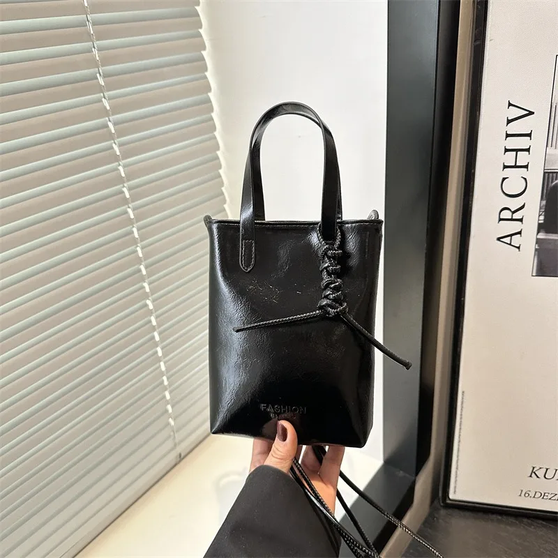 

Women PU Leather Small Crossbody Bag Phone Bag Lightweight Fashion Shoulder Bag Ladies Travel Purse Mini Simple Retro Handbags