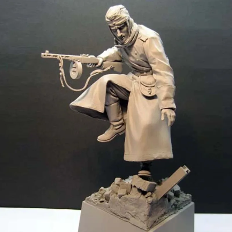 

1/16 Scale DieCast Resin Figure Model Kit WWII German Soldier Unassembled and Unpainted