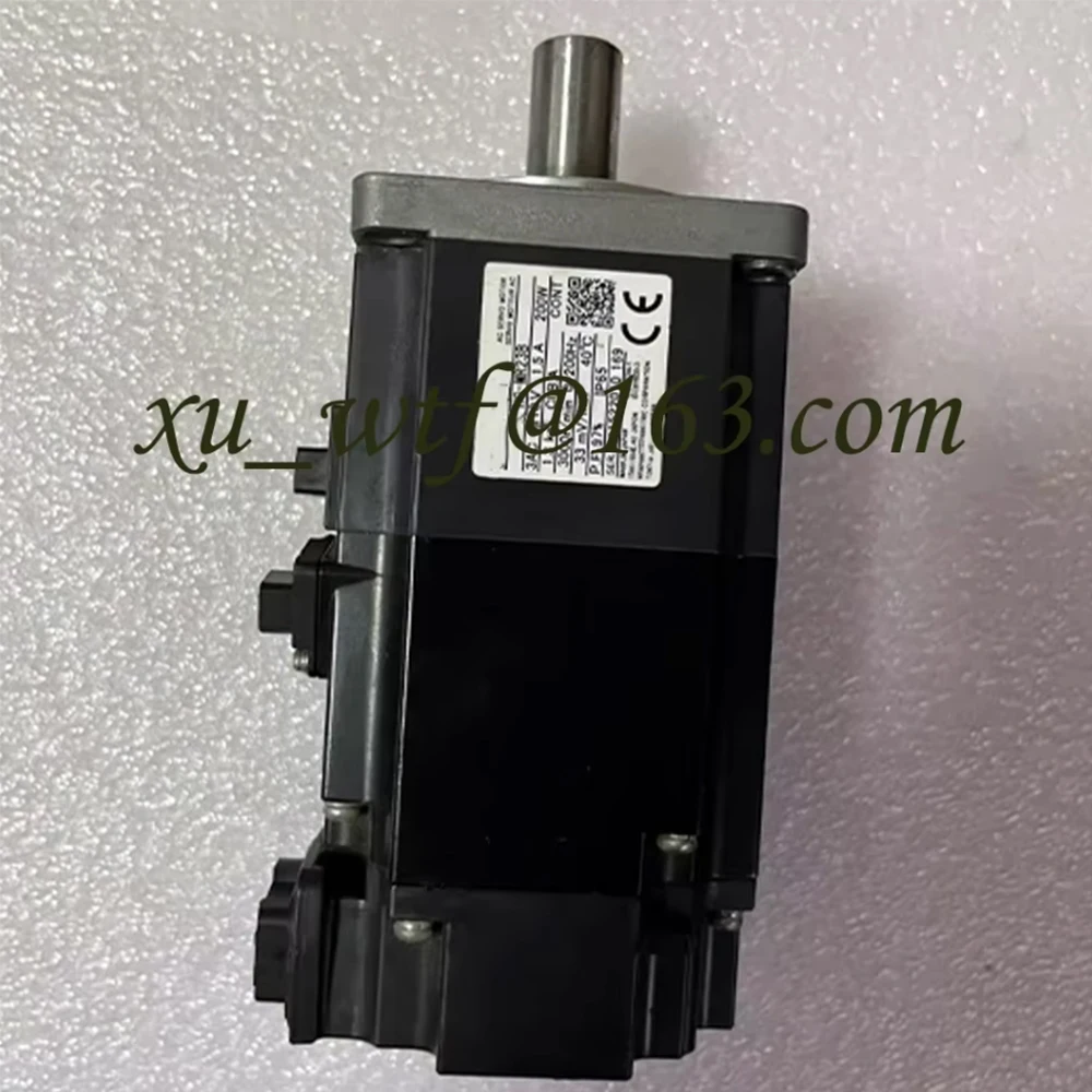 

Совершенно новый оригинальный серводвигатель HG-MR13B HG-MR23B HG-MR43B HG-MR73B