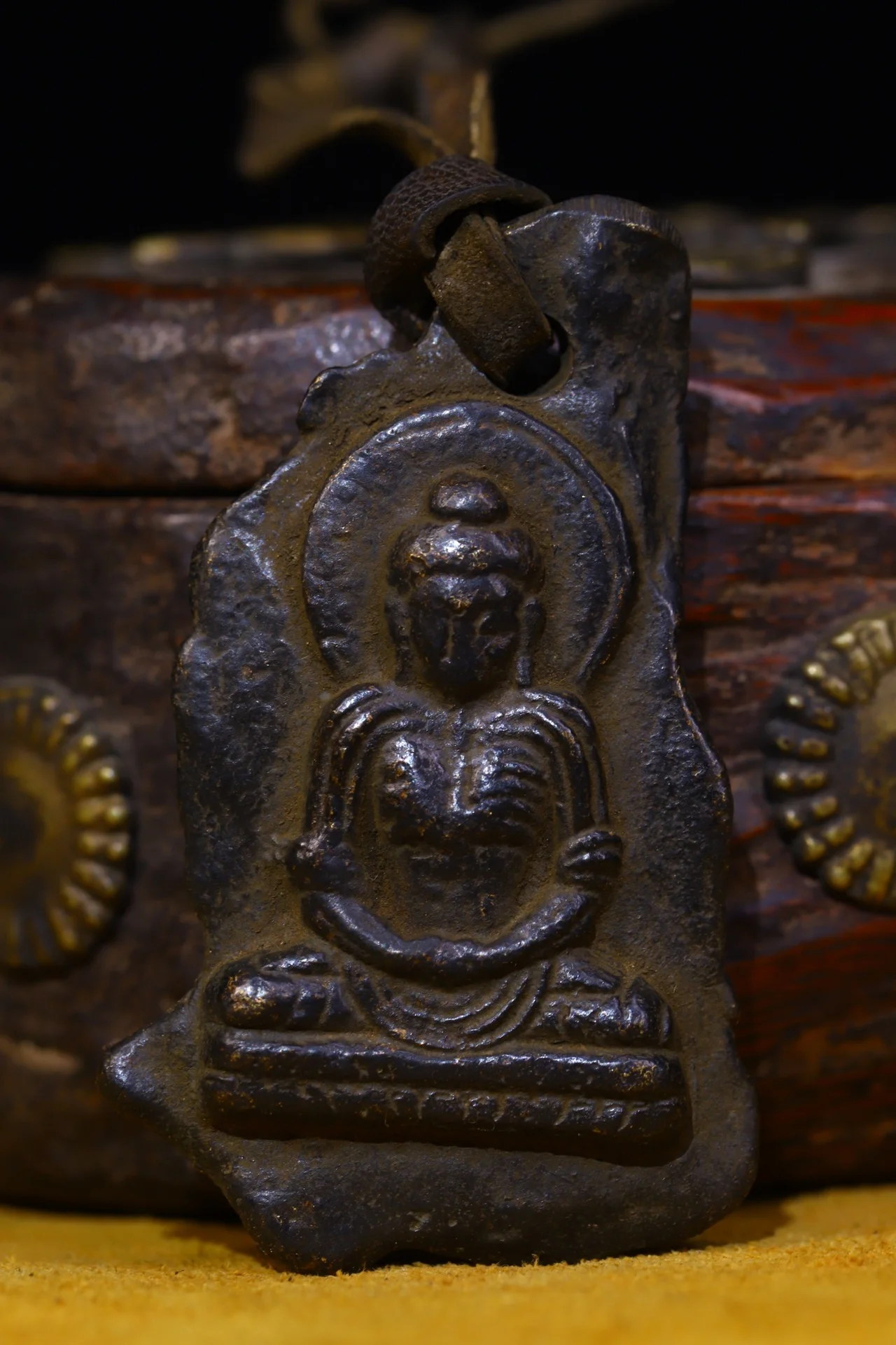 

3"Tibetan Temple Collection Old Bronze Cinnabar Buddha Card Slim Arhat Buddha Card Amitabha Pendant Amulet Town house