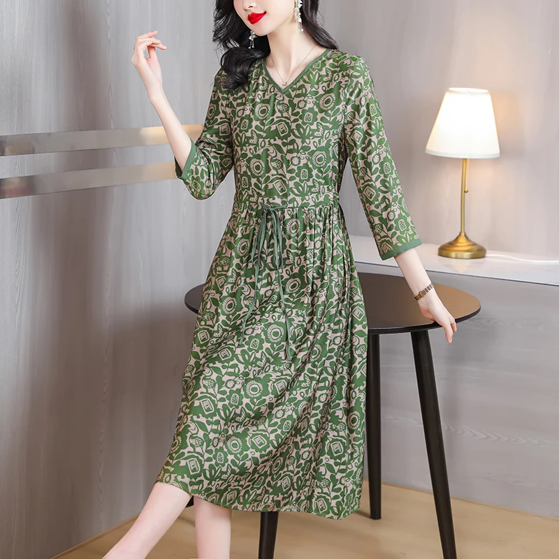 2023 Spring/Summer New Silk Green Printing Temperament Dress for Women's Bohemian Loose Large Retro Foreigner Long Dress