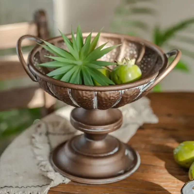 Iron Flower Pot Vintage Antique Vase Classical Goblet Flower Planter Decoration for Hotel Banquet and Homestay Crafts Ornaments