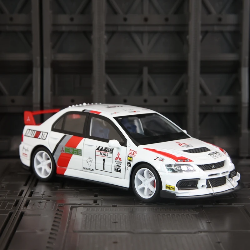 1:32 Mitsubishi 9a generazione EVO modello di auto in lega, porte e cofano motore, bagagliaio può essere aperto finemente elaborato