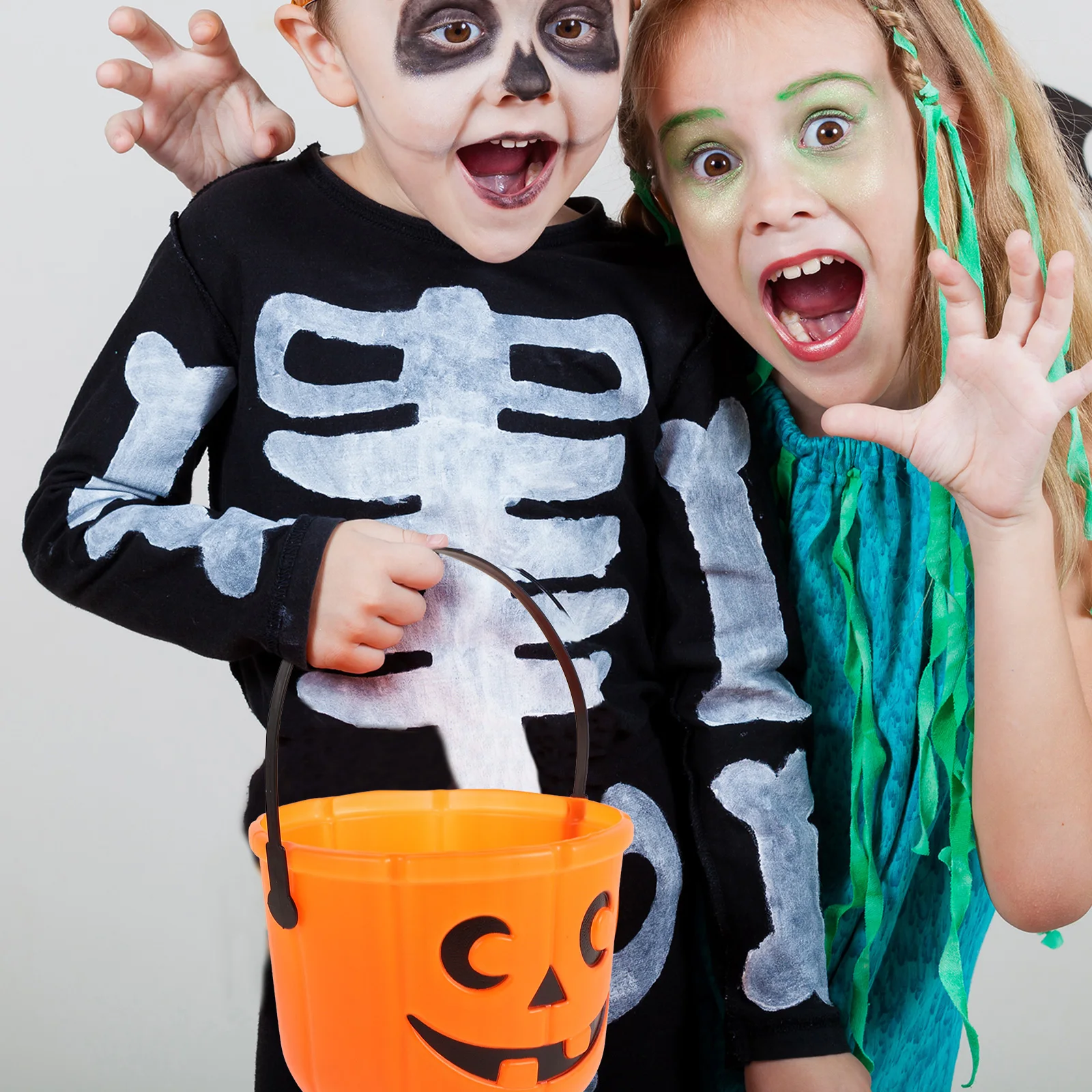 

2Pcs Halloween LED Pumpkin Plastic Lantern Jack-O-Lantern Decoration Indoor Outdoor Party Light Bucket Lantern