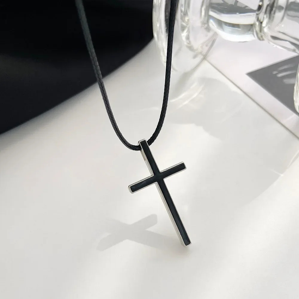 Minimalist Niche Fashion Trend Black and White Cross Pendant Necklace Personalized Men and Women Leather Cord PendantAccessories