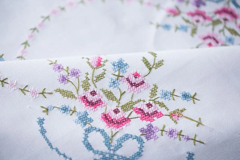 

Handmade Thi Linen Tablecloth with Cross Stitch Floral Design American Sle Home Decor Tablecloth Plant Floral Pattern