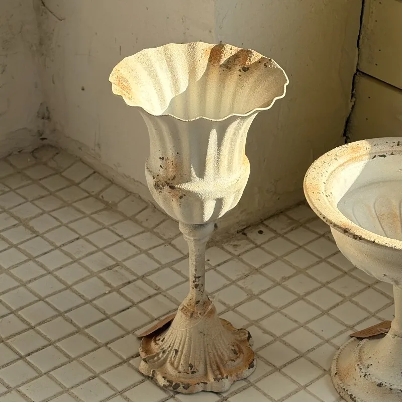 

Sweet Garden Trophy Retro Old Wrought Iron Tall Flower Pot Wedding Flower Arranger Decorative Cast Iron Pot Ornament