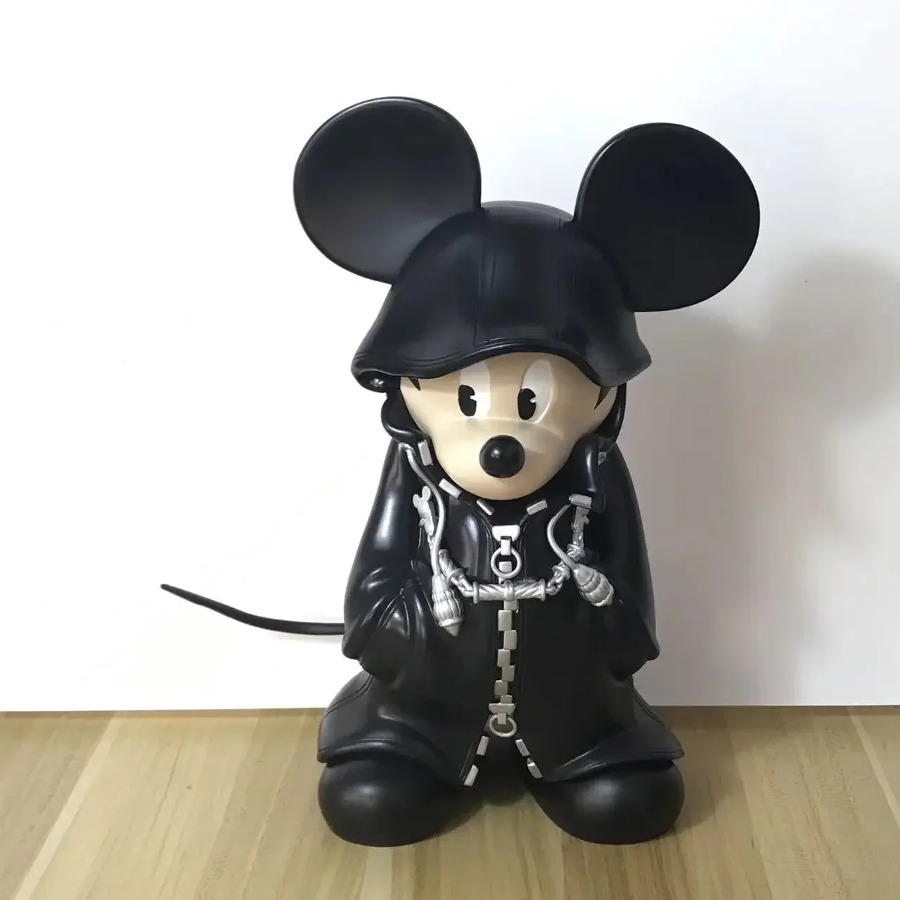 35cm Disney Anime King Mickey Mouse Action Figure Resin Statue Figurine Cloak of Darkness Mickey Home Room Decor Ornament gift