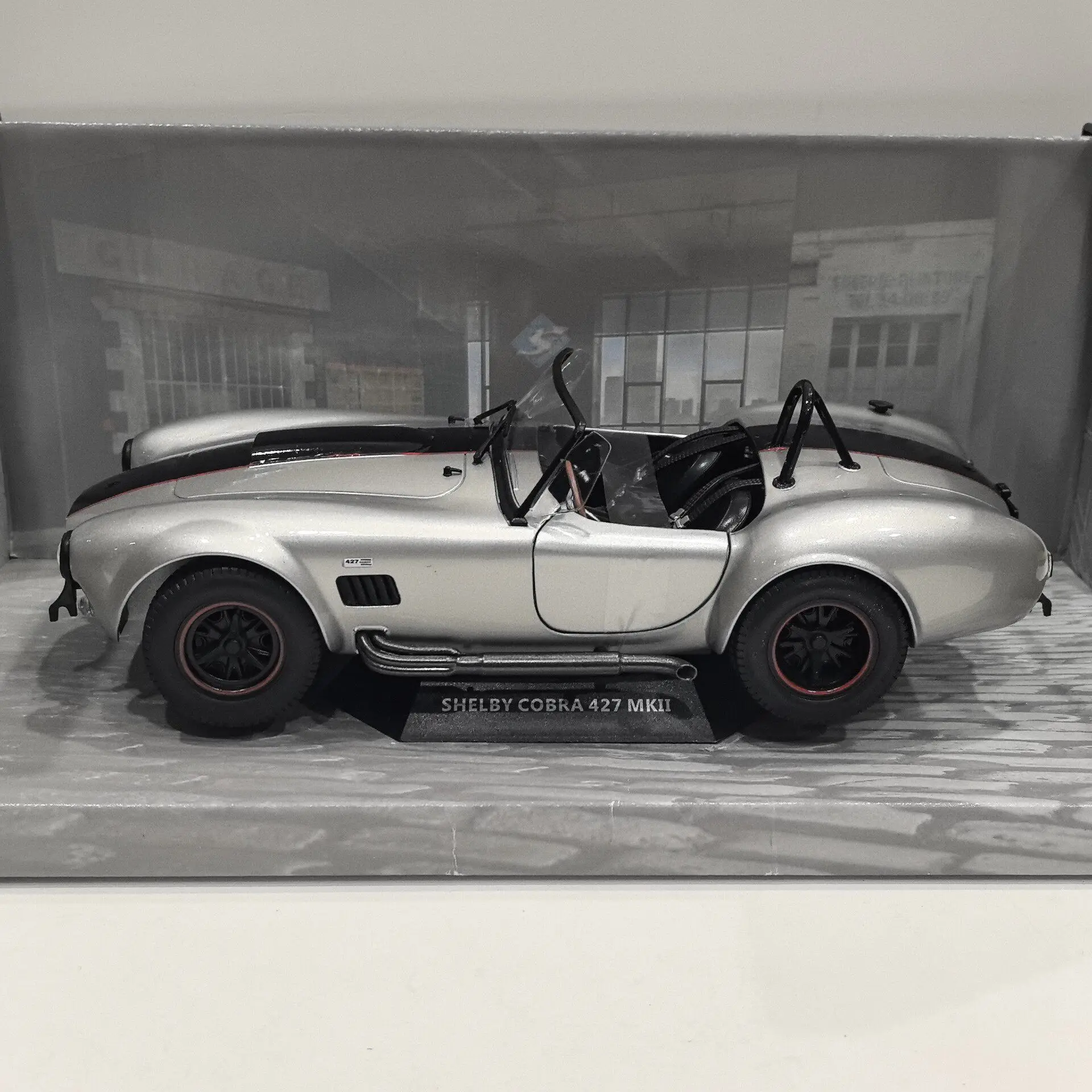 Diecast SOLIDO 1/18 Scale SHELBY COBRA 427 MKII 1965 M6 Alloy Car Model