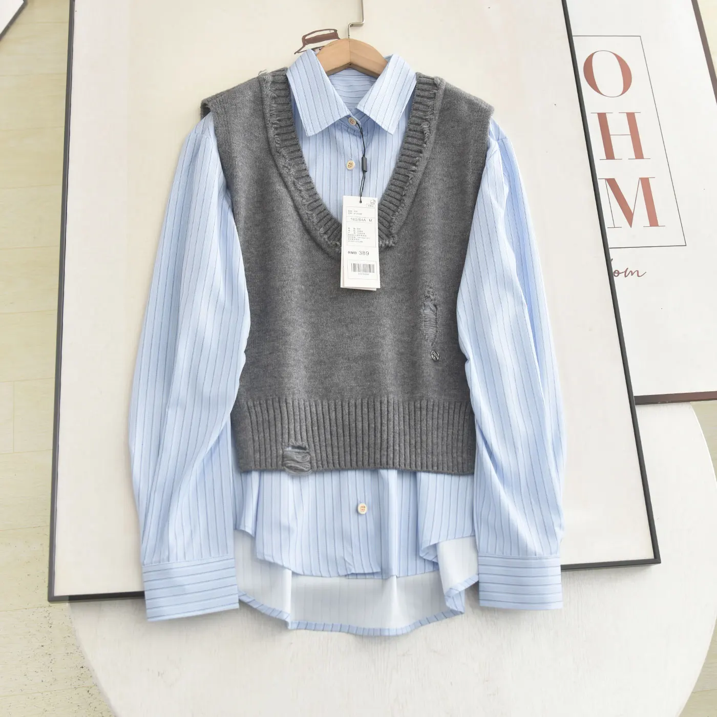 

Blue Striped Knitted Vest And irt Two-Piece Set V-Ne Academy Sle Women's Faion Winter Clothing Long Sve Mid-Length