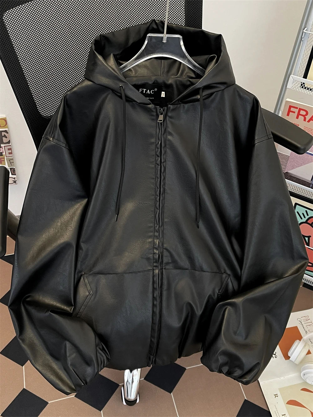 

Retro Sle Biker ort PU Leather Jaet for Men with Hood Autumn Streetwear Faionable Youth Casual Zipper Closure Coat