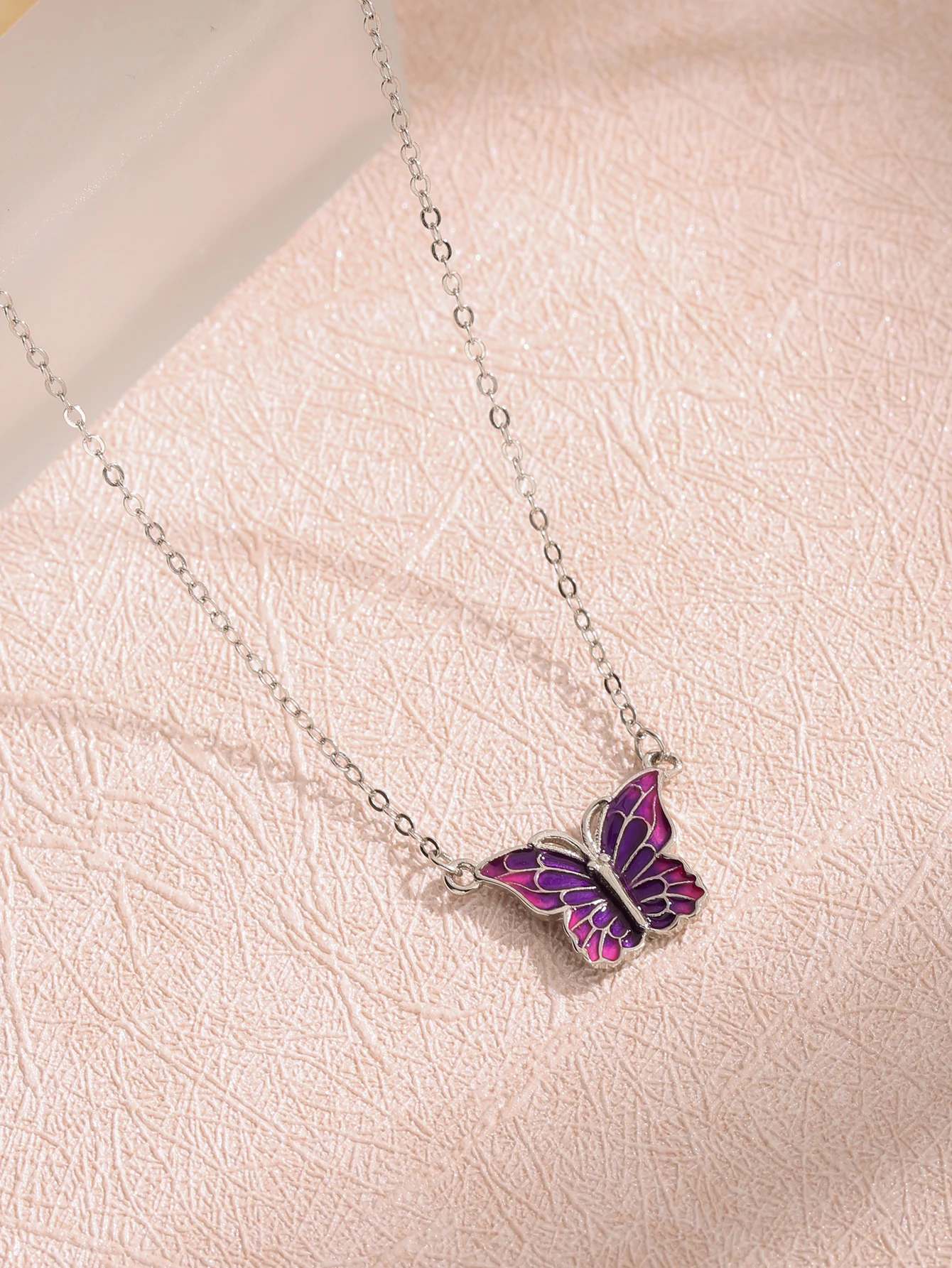 Retro blue and purple gradient psychedelic dropper craftsmanship S925 silver exquisite butterfly shaped necklace