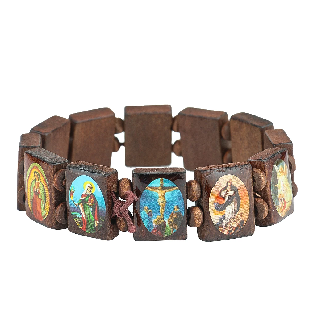 Charm Bracelet Christian Jesus Dripping Oil Photo Wood Chip Elastic Rope Bracelet for Woman and Man Religious Pray Jewelry Gift