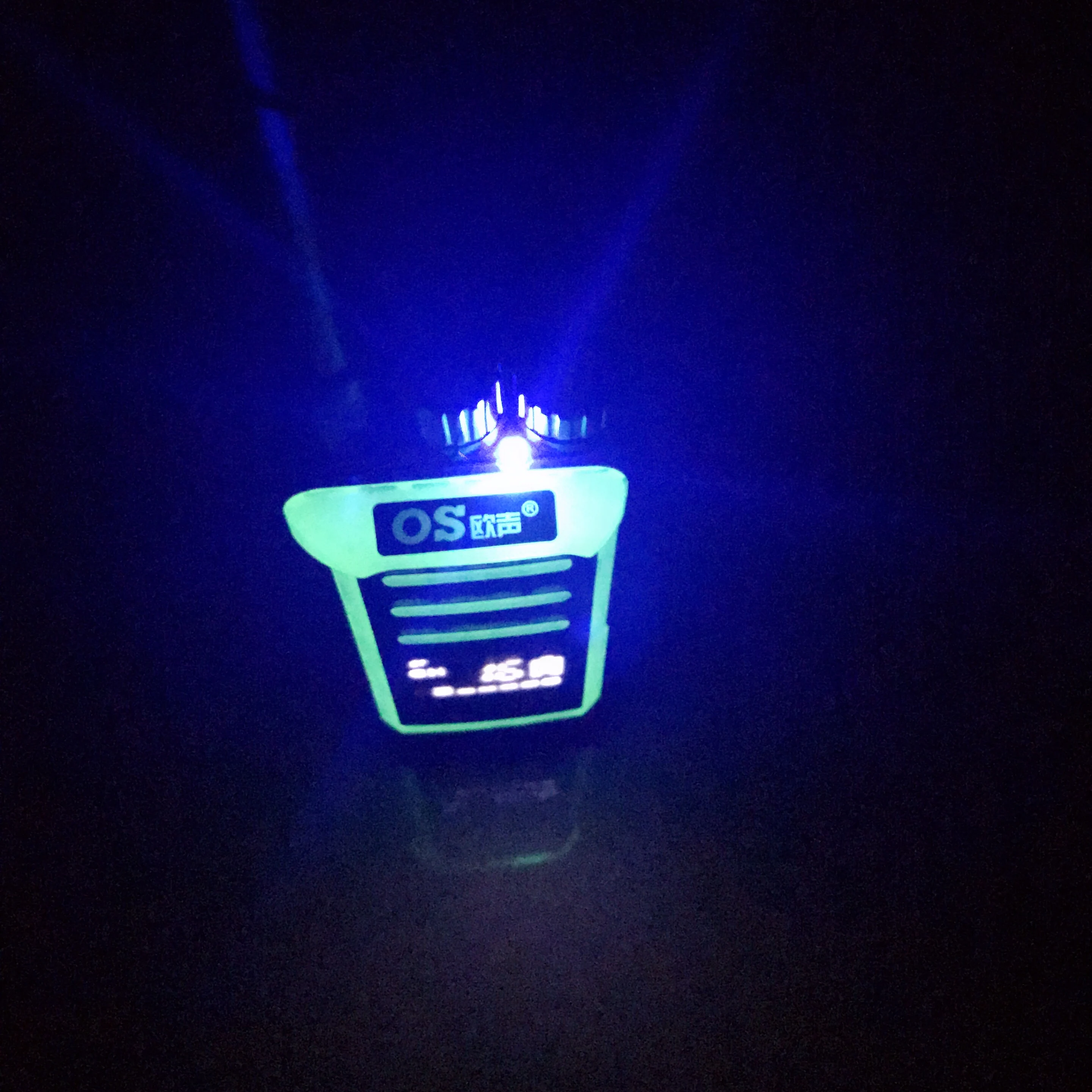 Rádio amador de comunicação colorido portátil 128CH com tela de LED de alta potência OS-T98 VHF 136-174Mhz para falar claramente com a voz Walkies