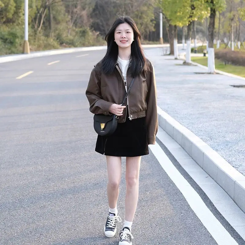 البني سترة جلدية صغيرة المرأة ربيع الخريف قصيرة عادية سحاب أكمام طويلة بولي معطف معطف جلد الإناث دراجة نارية سترة واقية