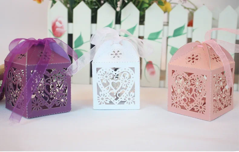 100Pcs/set Love Heart Party Wedding Hollow Carriage Baby Shower Favors Gifts Candy Boxes