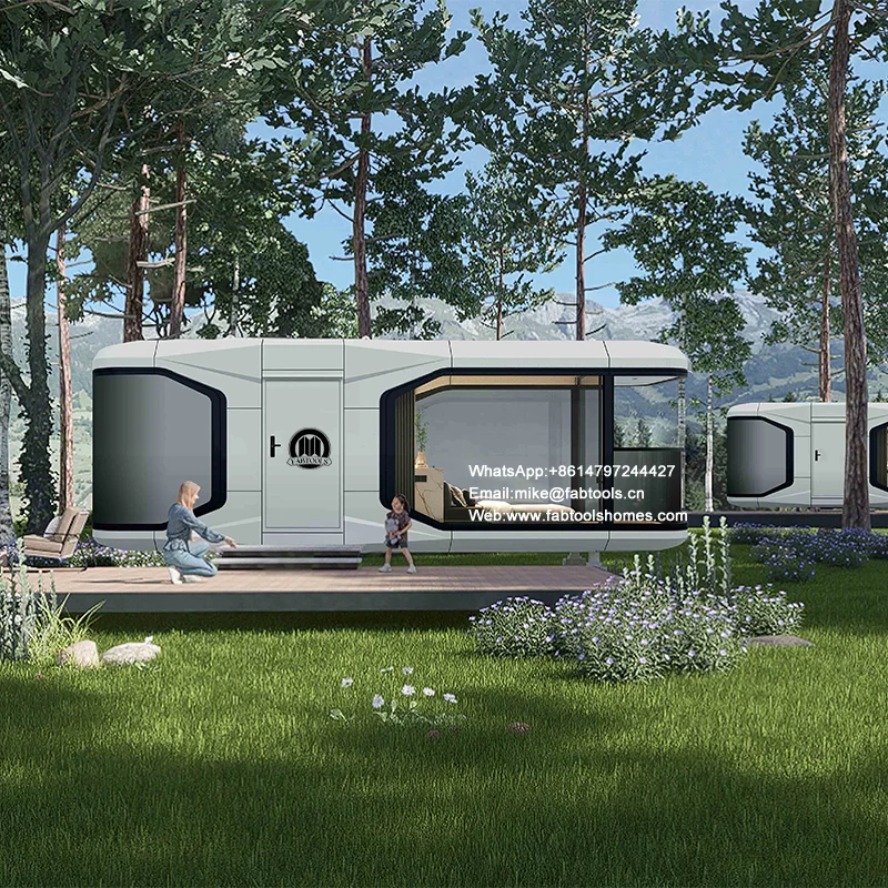 Customized Prefabricated Mobile Container House Luxury Capsule Container Prefab Home with Wheels