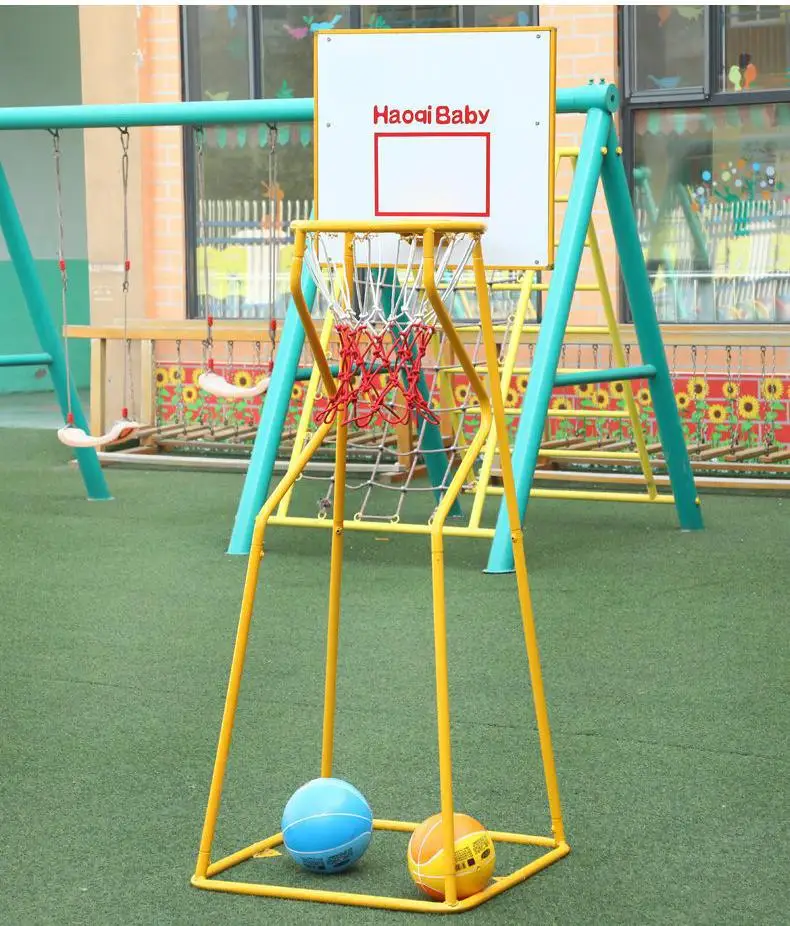 Supporto da calcio in plastica mobile per interni Telaio per giocattoli Asta in acciaio Supporto per canestro da basket regolabile Supporto da tiro per bambini Giocattolo per bambini