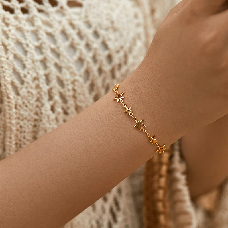 Luxuriöses Sternförmiges Charm-Armband für Frauen Trendiges Edelstahl-Kettengliederarmband Schmuckgeschenk für Party und Geburtstag