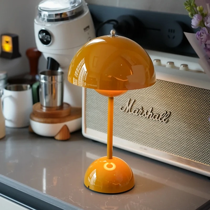 

Danish retro bud table lamp VP9 Nordic designer study atmosphere wireless charging bedroom bedside small table lamp