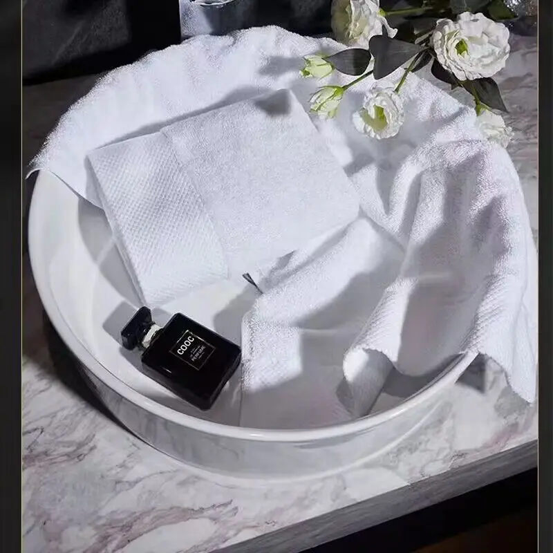 Embroidered Crown Pattern White High Quality Towel 100% Cotton Comfortable Face Wash